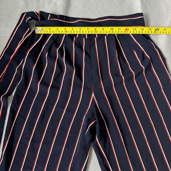 Alythea Ruffle Flare Cropped Pants. Strpped. Size M - Picture 10 of 12